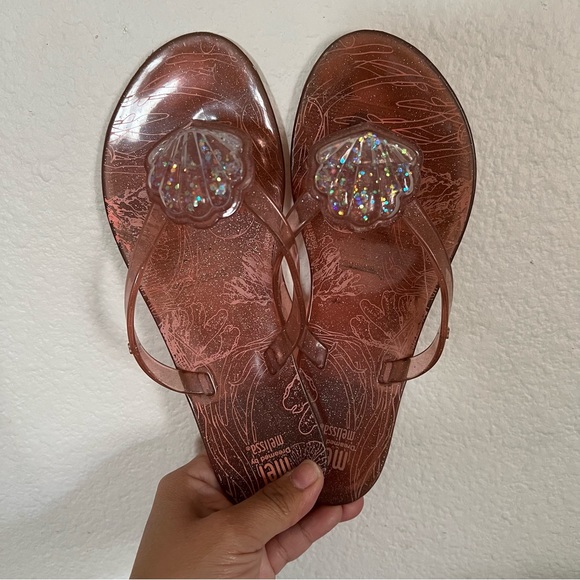 MELISSA Harmonic Flip Flop
Sandals Scalloped Shell Scented Size 3 - Picture 10 of 12
